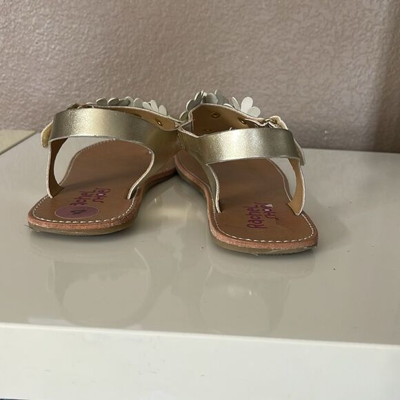🌟B1G1 free RACHEL SHOES ROMI gold flower Velcro strap SANDALS size 4 - Picture 3 of 5